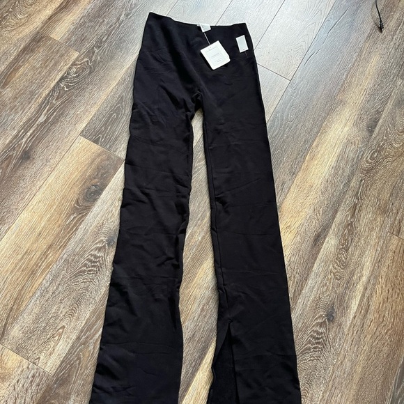 Fabletics Cloud Seamless High Waisted Split Flare (s) - Picture 4 of 10